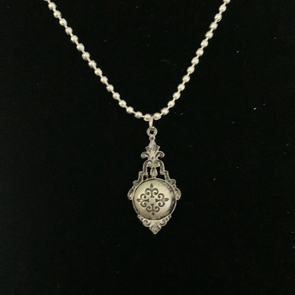 Reversible Necklace Letter “Y” NWOT - Picture 3 of 8